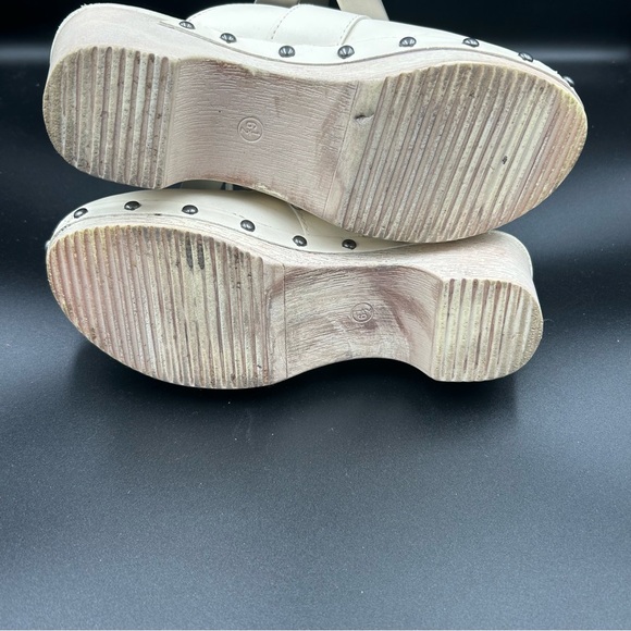 MIA ‎ Cream Clogs Sz 6.5 - Picture 9 of 9